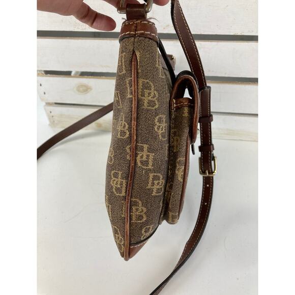 DOONEY & BOURKE, BROWN SIGNATURE CANVAS CROSSBODY BAG ASIS - Picture 10 of 16